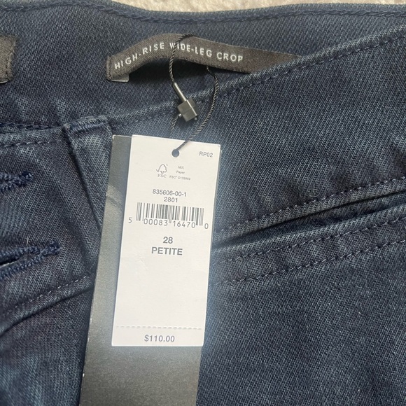 Banana Republic HIGH RISE WIDE-LEG CROP jeans in black - Picture 3 of 6